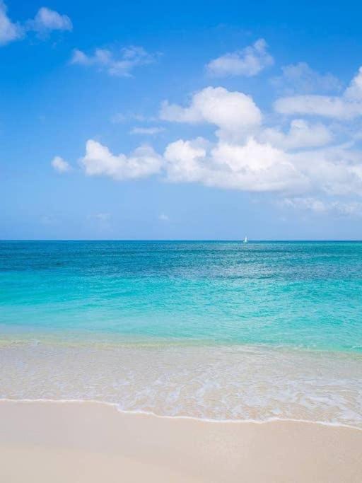 Beach Living At Island Pine Villas George Town Exteriér fotografie