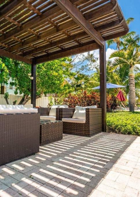 Beach Living At Island Pine Villas George Town Exteriér fotografie