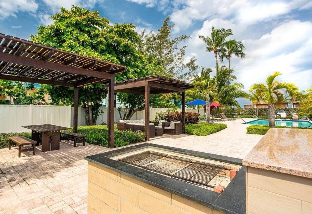 Beach Living At Island Pine Villas George Town Exteriér fotografie